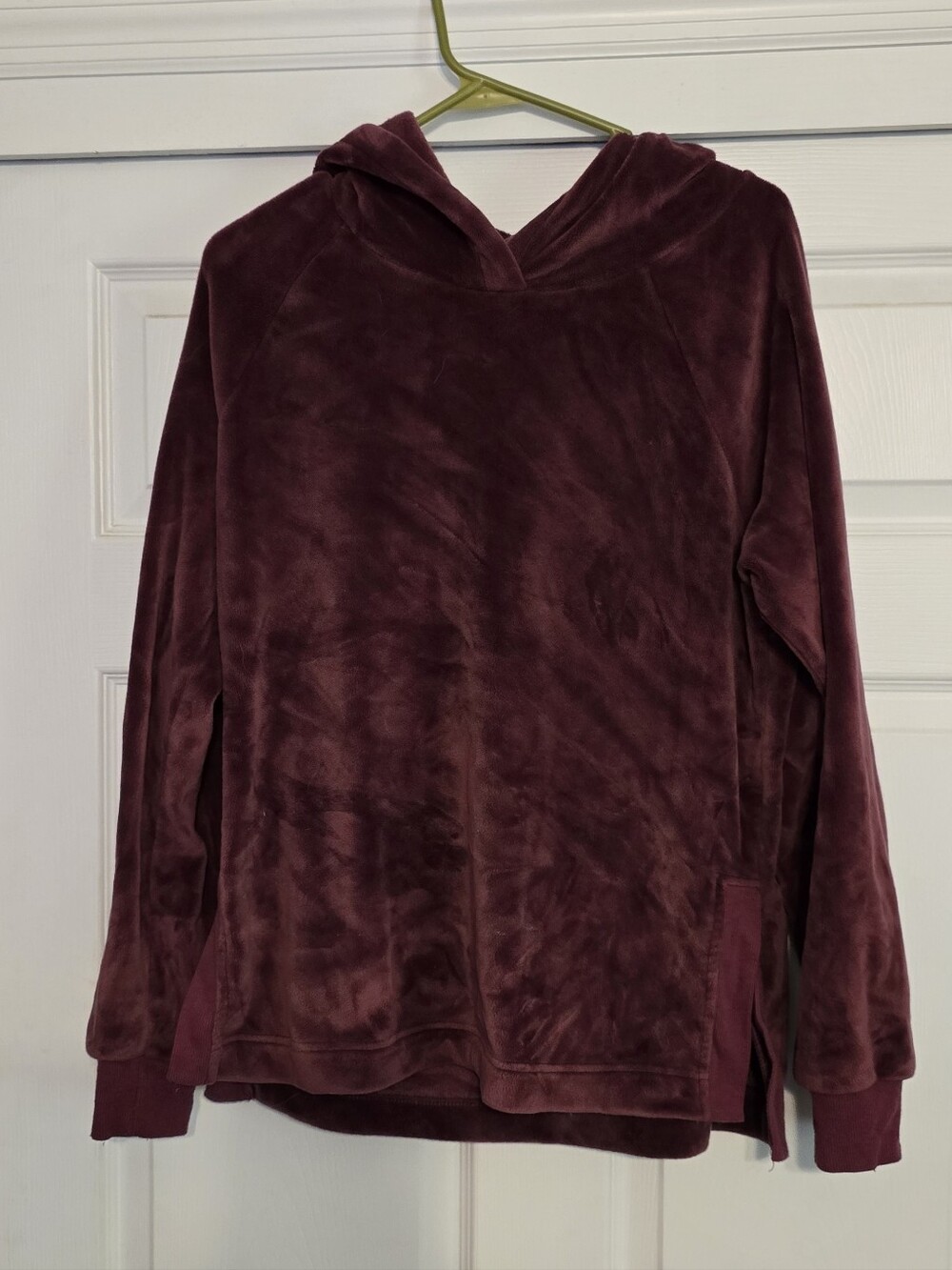 Womens Plush Hoodie Sweater in Deep Burgundy